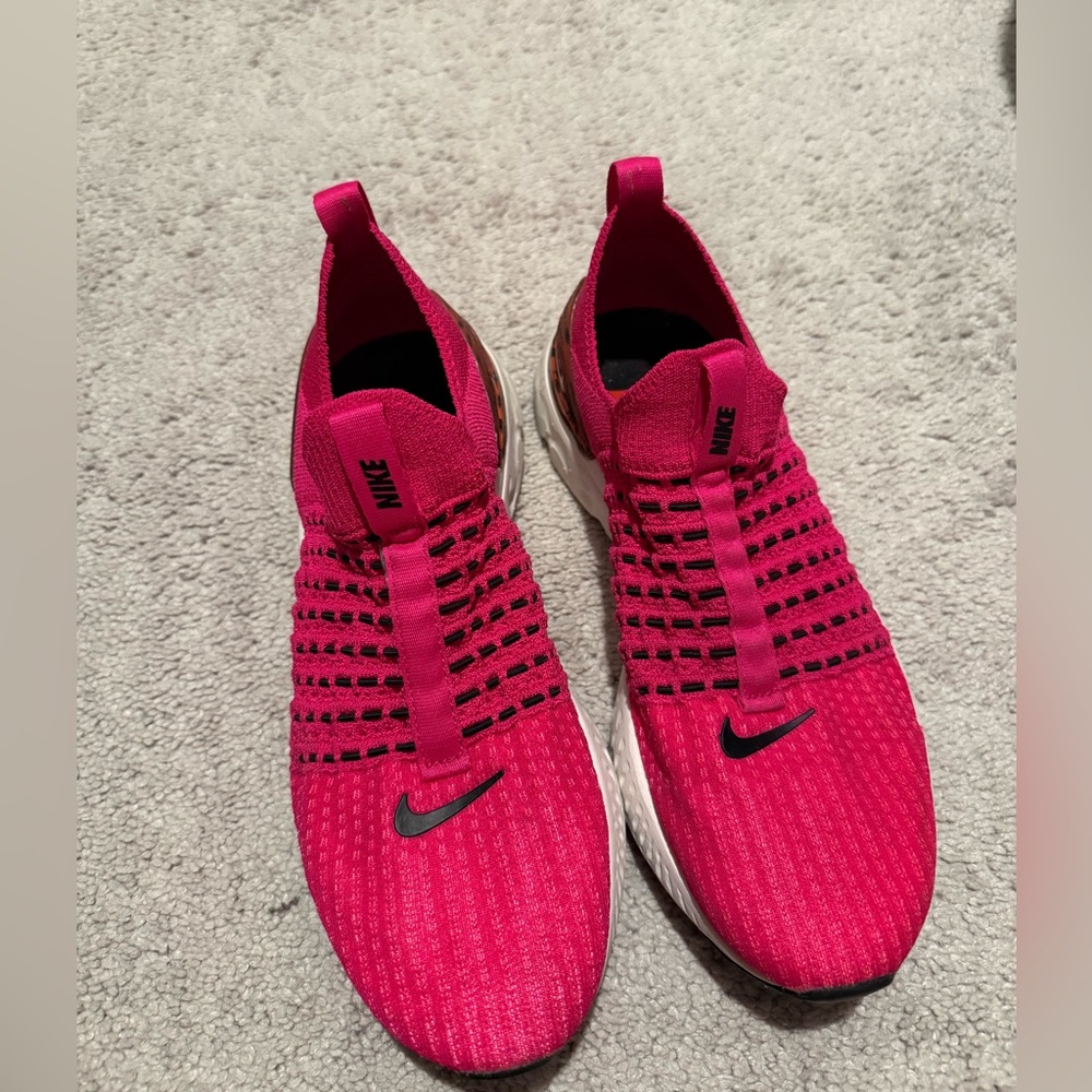 Nike Women's Fuchsia Knit Sneakers